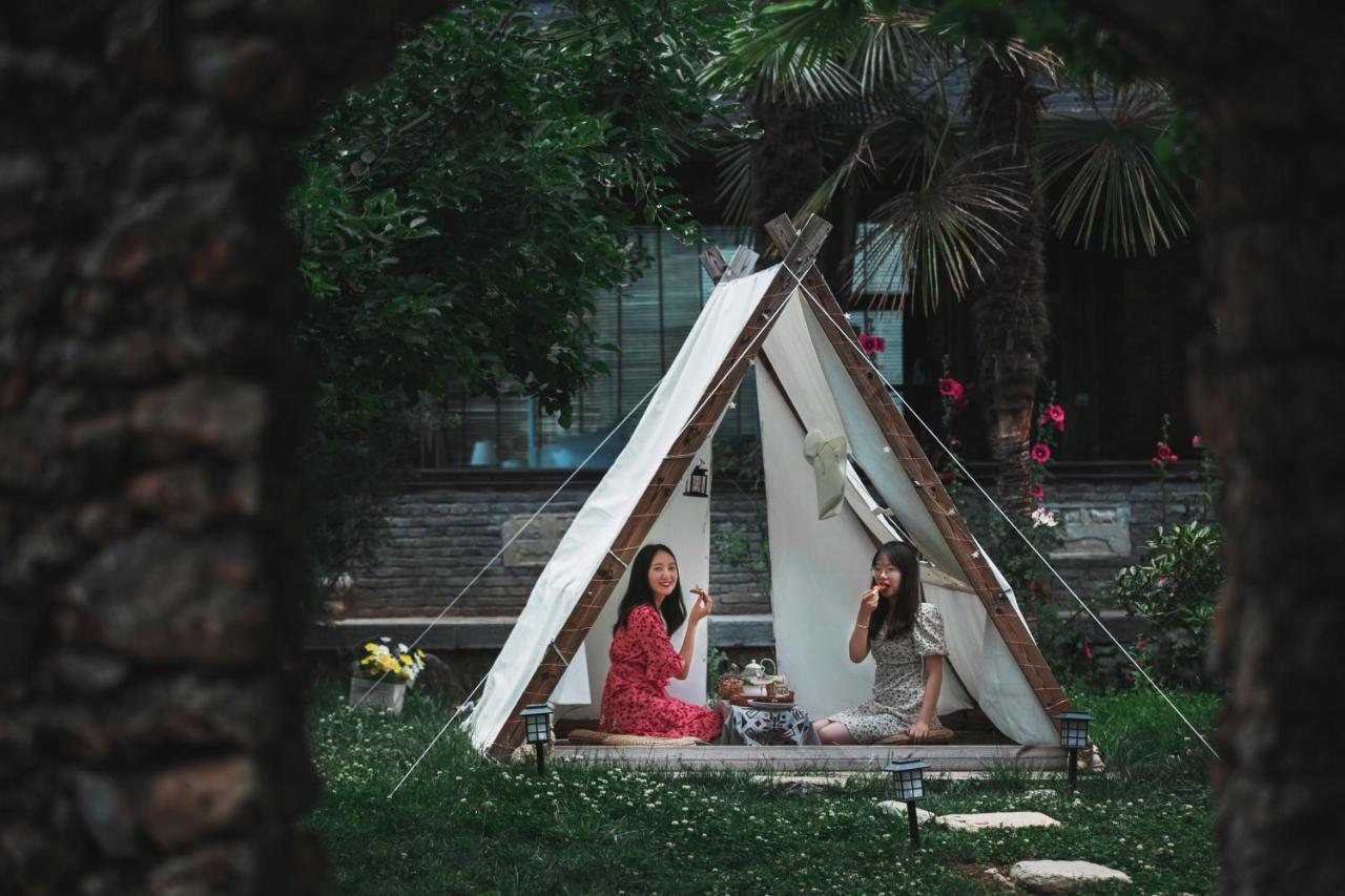 Adonis Inn Lijiang 麗江市 エクステリア 写真