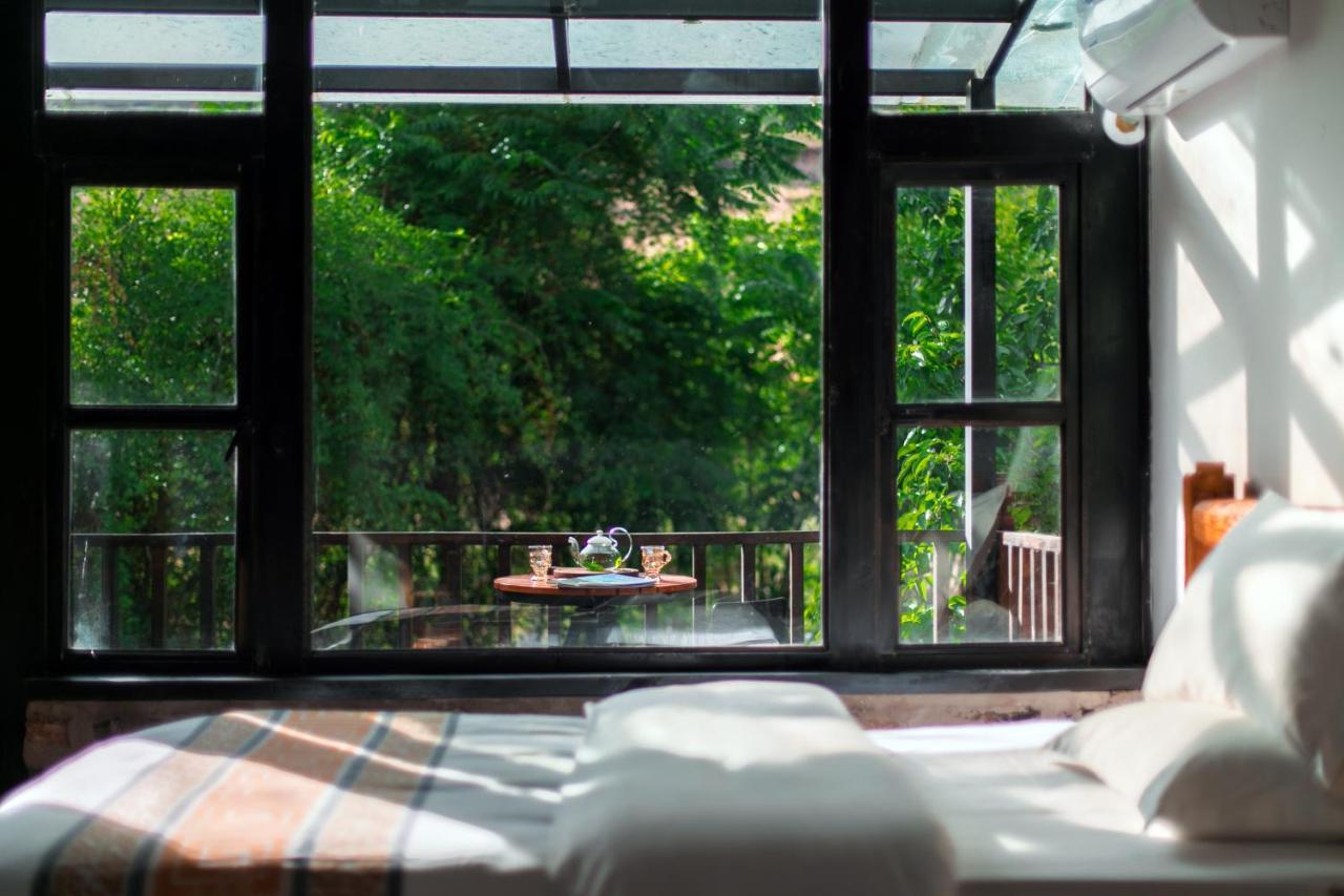 Adonis Inn Lijiang 麗江市 エクステリア 写真